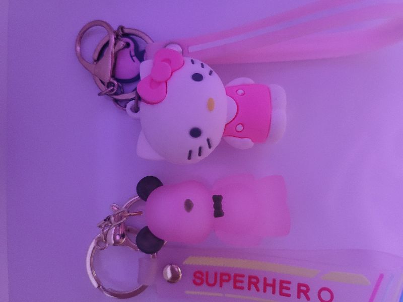 Llaveros de goma osos y hello kitty