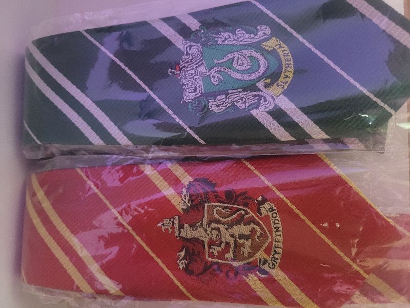 Corbata con escudo harry potter