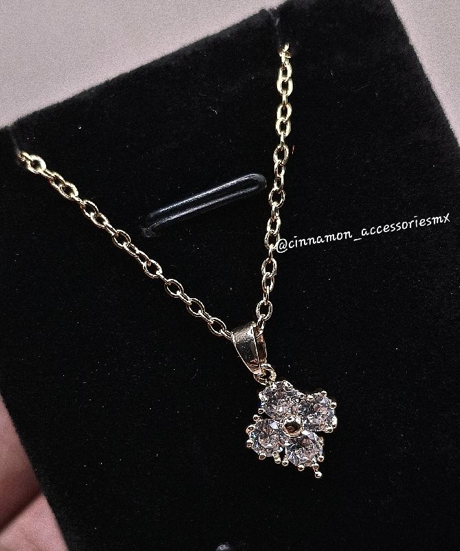 Collar Trébol Cristal