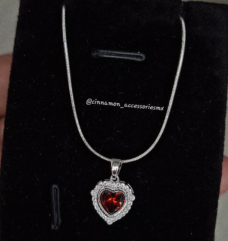 Collar Corazón Rojo