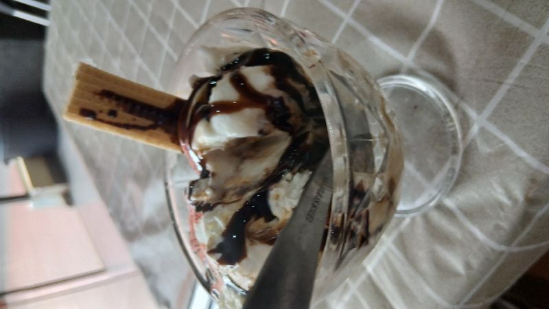 Vaso Amandau