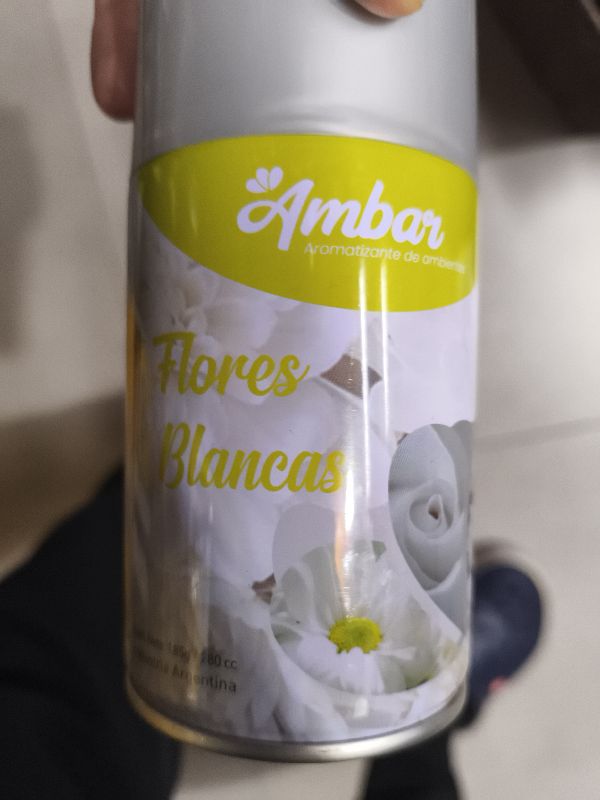 flores blancas aero ámbar