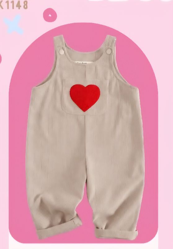 ENTERIZO ESTILO CORDUROY CON CORAZON DE PELUCHE