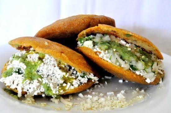Gorditas de Chicharrón