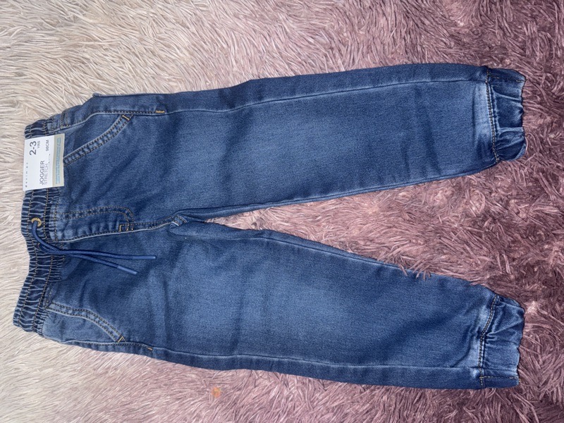 pantalón Jean de niño talla 2-3