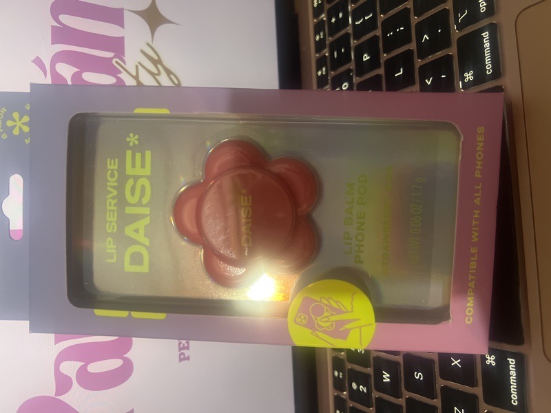 DAISE Lip Service Lip Balm Phone Pod sabor Strawberry Kiss