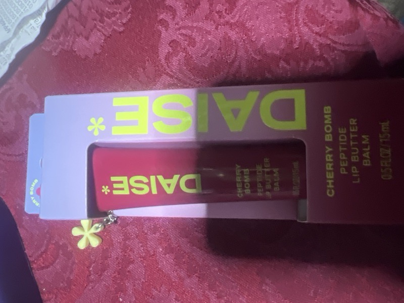Daise lip Charm