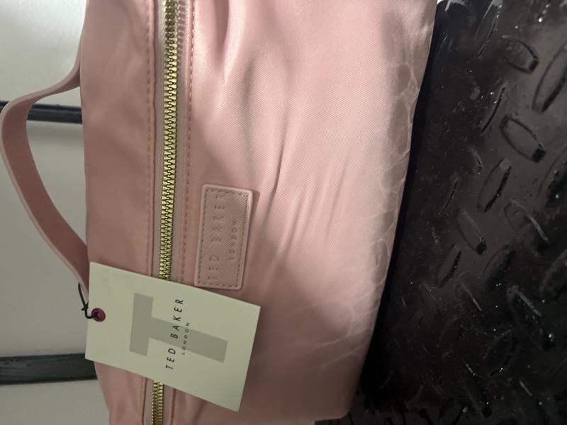 cosmetiquera ted baker rosa