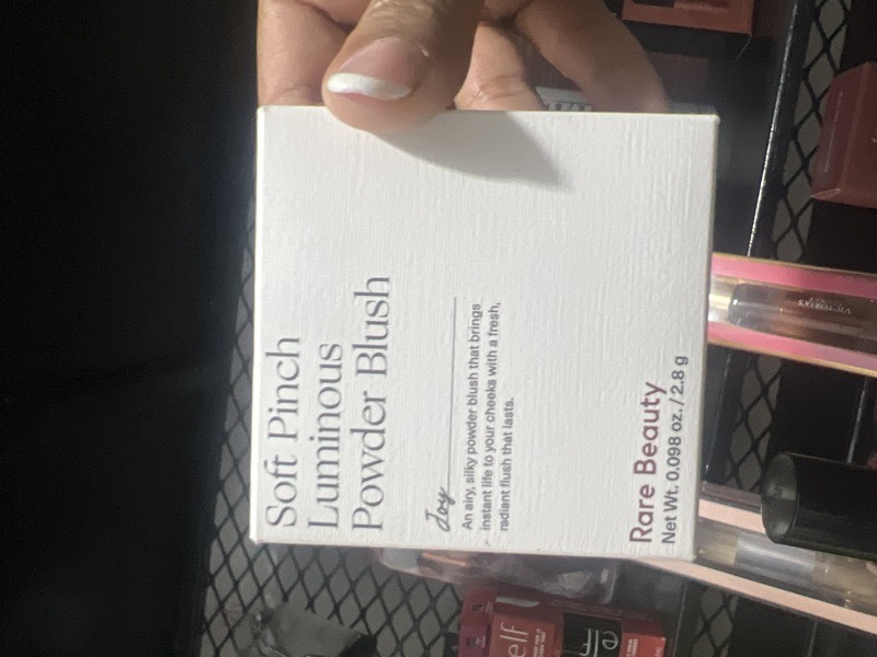 Rare Beauty Soft pinch Luminos powder  blush  tono joy