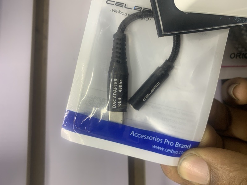 adaptador tipo C a auxiliar