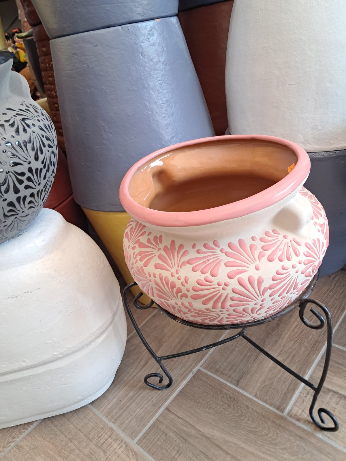 maceta de olla chica rosa