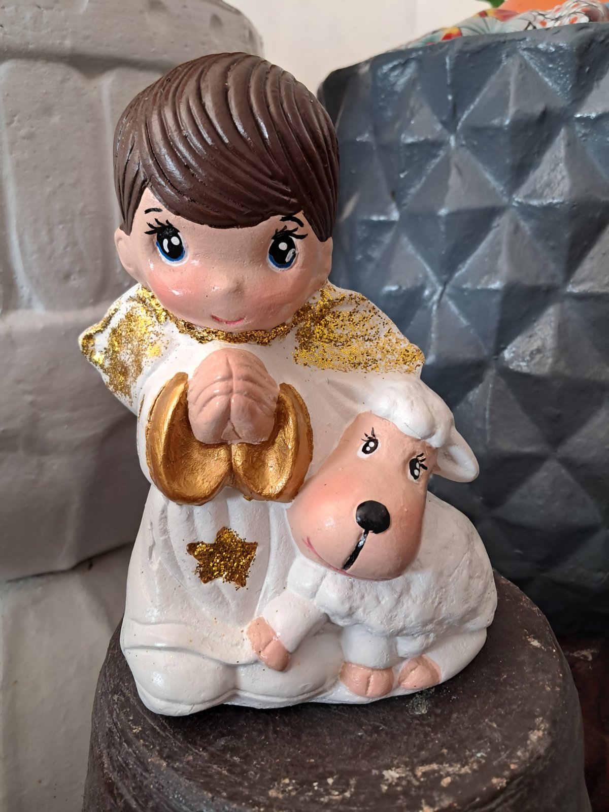 ángel con borrego mediano