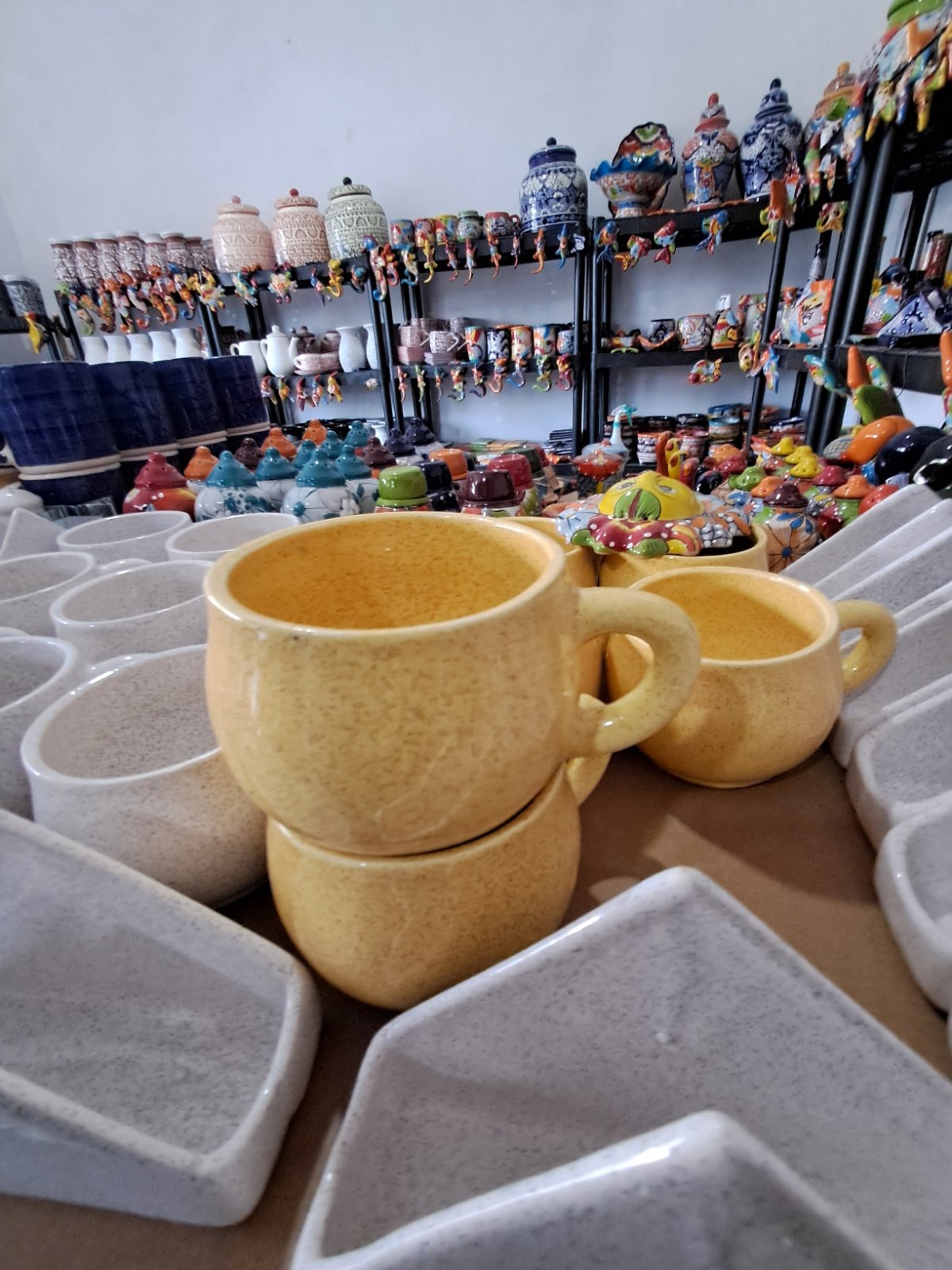 taza amarilla mediana