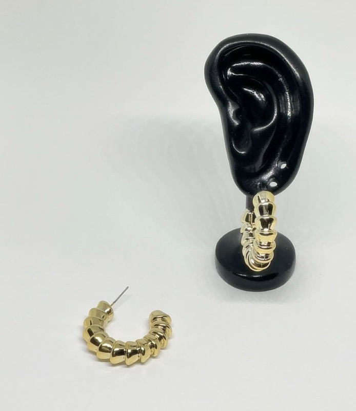ARETES ACRÍLICO DORADO AD11