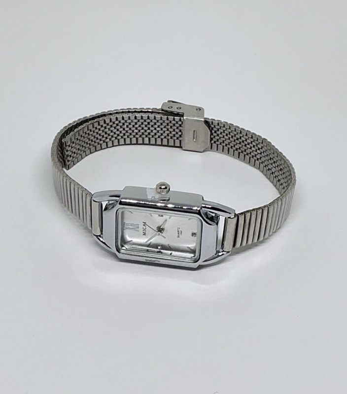 RELOJ PLATEADO PEQUEÑO AJUSTABLE