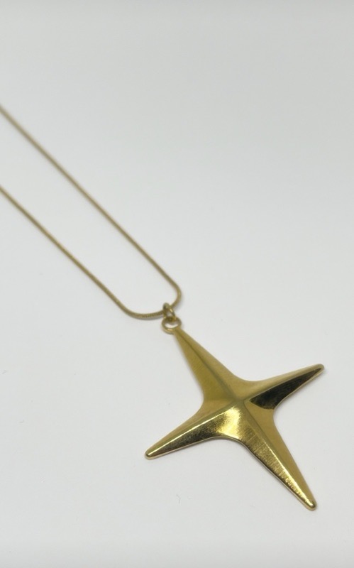COLLAR DORADO