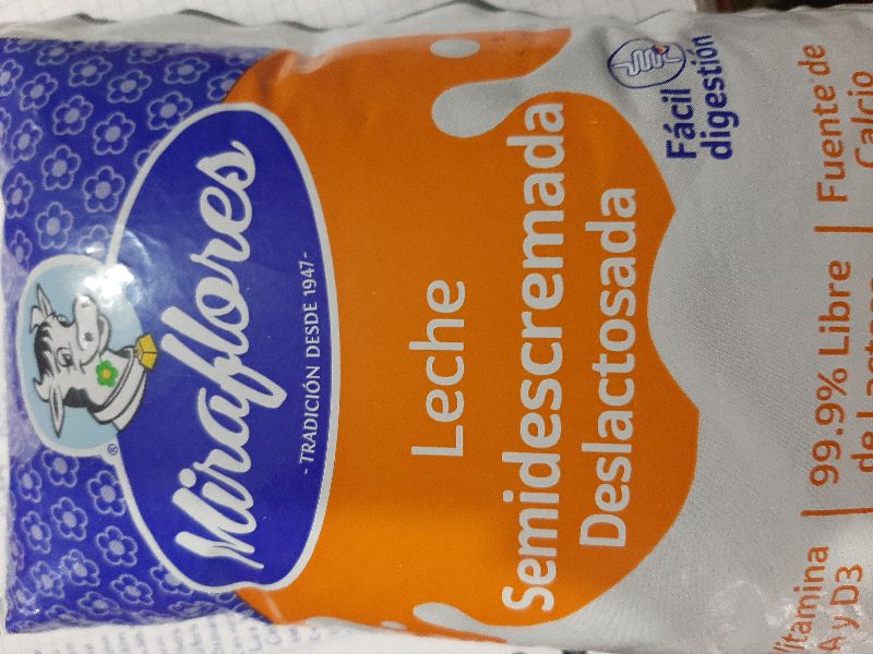 Leche Semidescremada MIRAFLORES