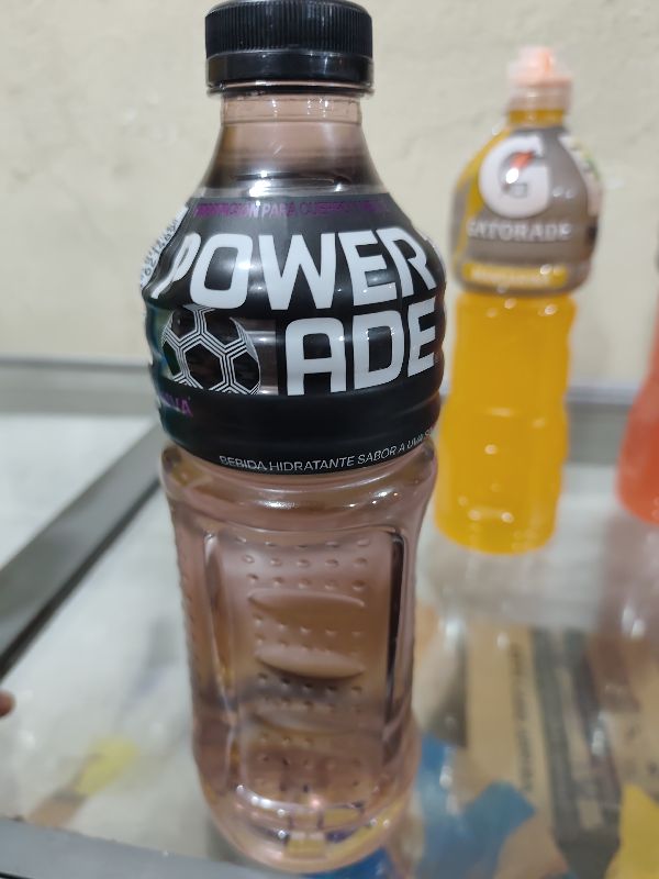 Powerade Morado Grande