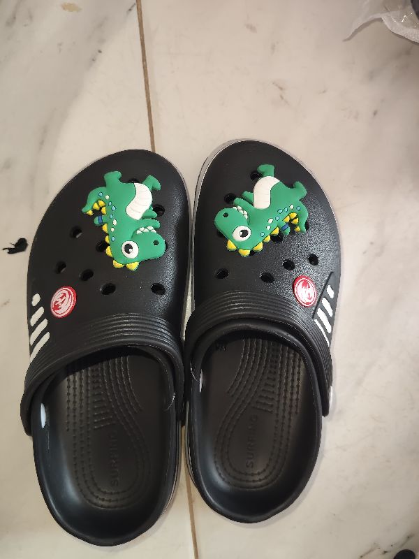 crocs de niño surfing