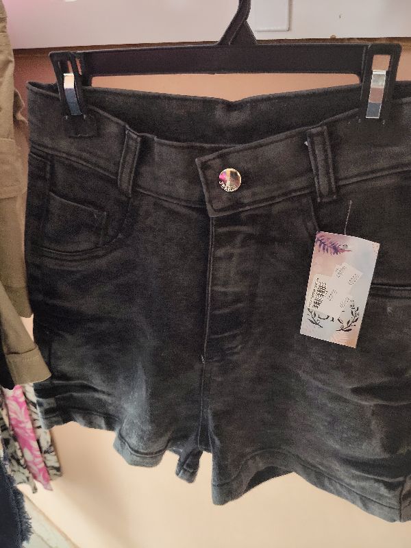 short dama negro