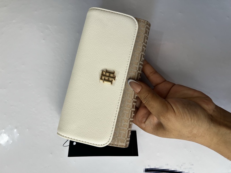 monedero tommy