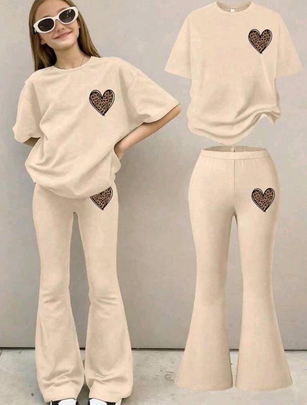 Conjunto Beige Pantalón bota ancha Corazón Print