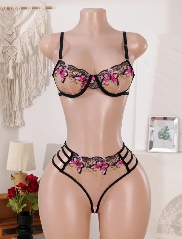 LENCERÍA BORDADOS DE MARIPOSA ROSA TALLA M