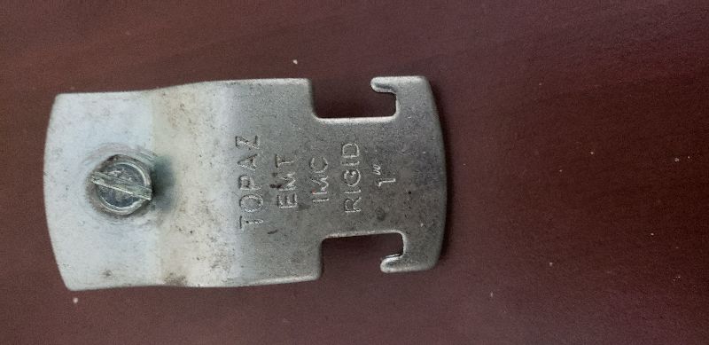 grapa strut EMT 1"