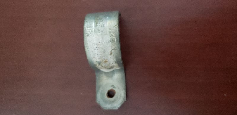 grapa conduit EMT de 1"