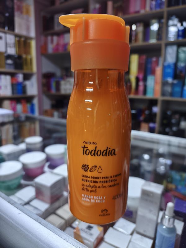 Crema Mango rosa y agua de coco