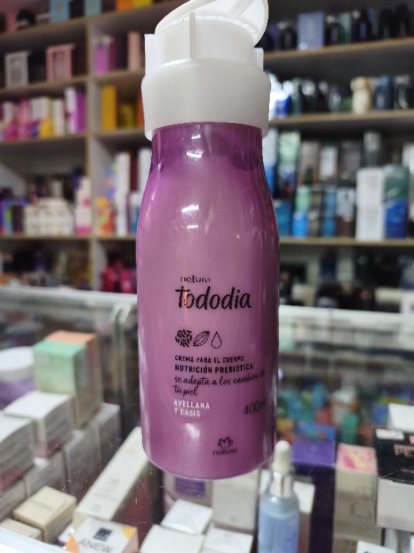 Crema Avellana y casis