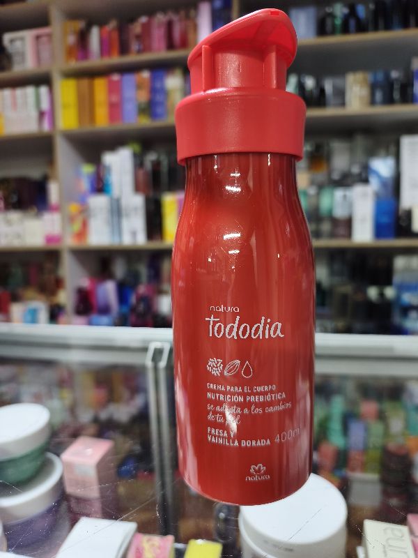Crema fresa y vainilla dorada