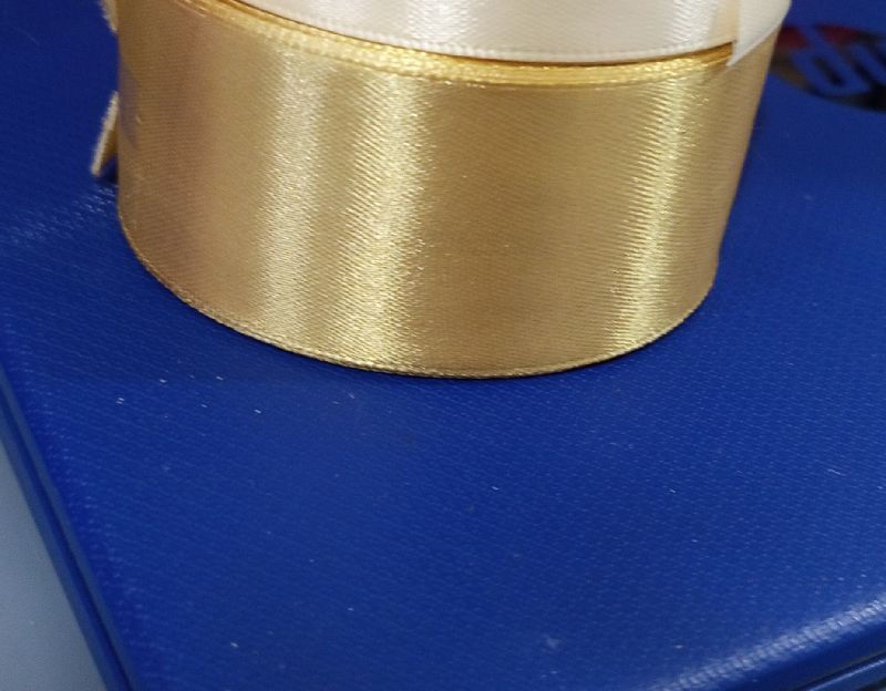 liston satín dorado 4 cm ancho 22.5 m