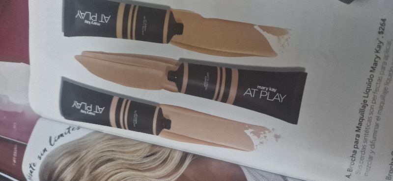 Maquillaje Light to Medium At Play