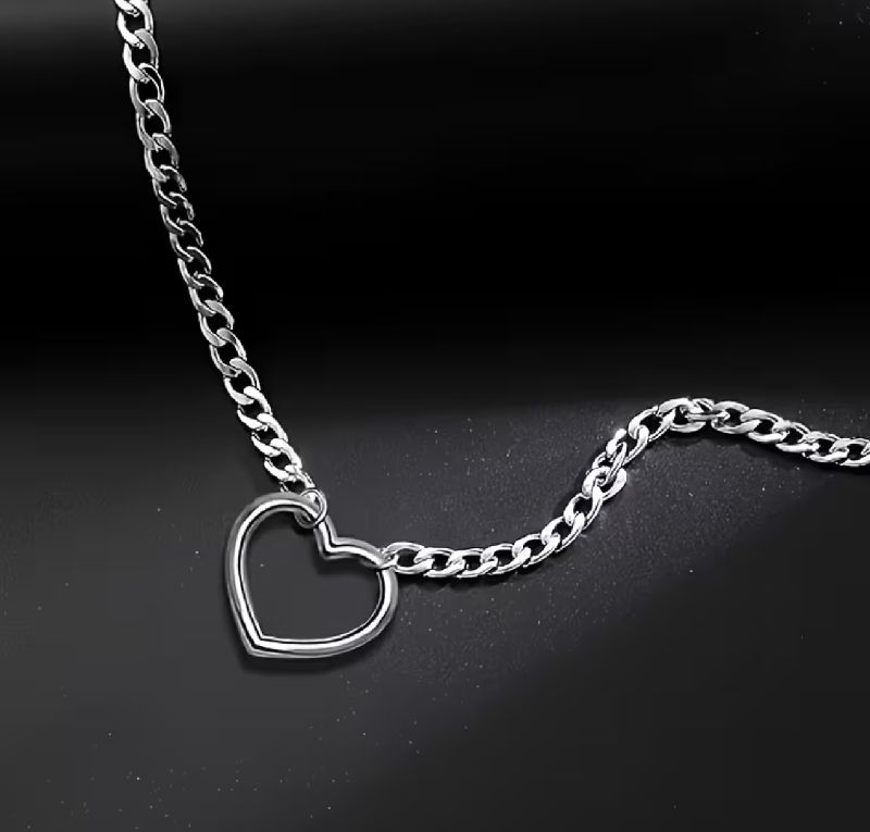 COLLAR CON COLGANTE EN CORAZON PLATEADO ACERO INOXIDABLE 43CM