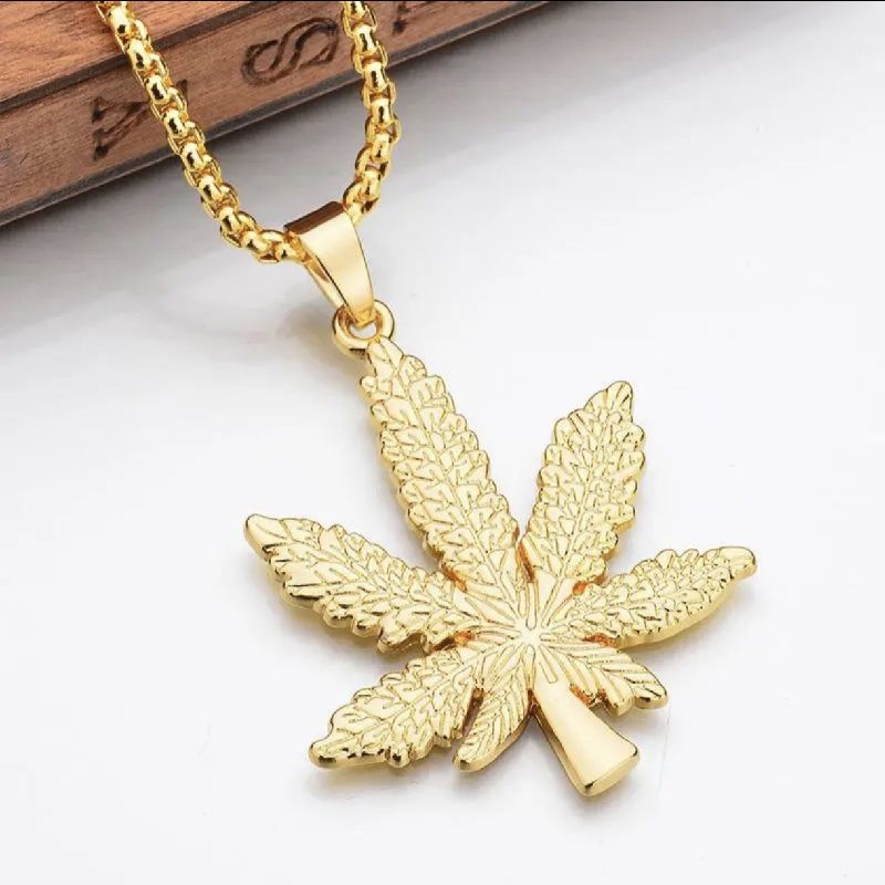 COLLAR CADENA CON DIJE MAPLE EN ALEACIONES 60CM