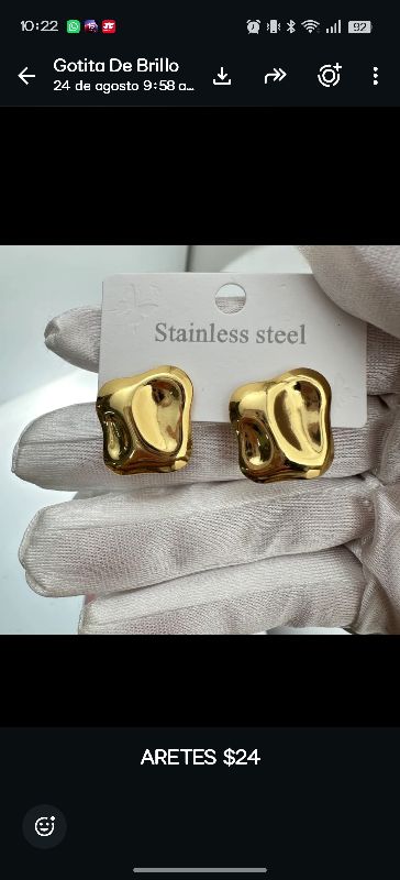 aretes dorados arrugados