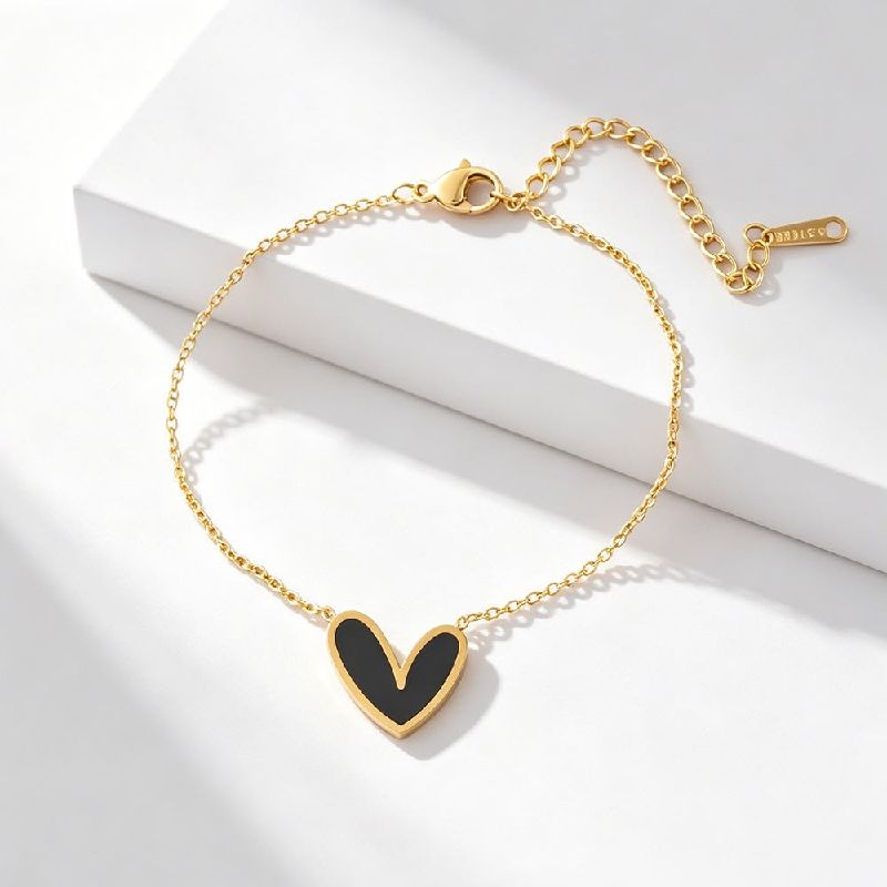 pulsera corazón negro dorada