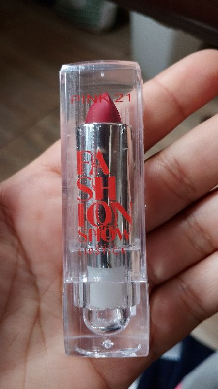 labial pink 21 fashion show