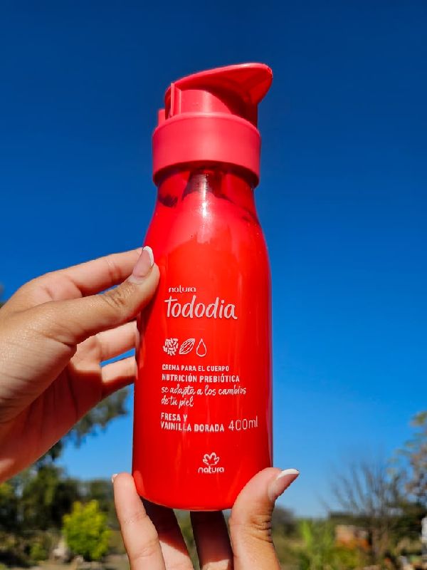 Crema corporal fresa y vainilla dorada