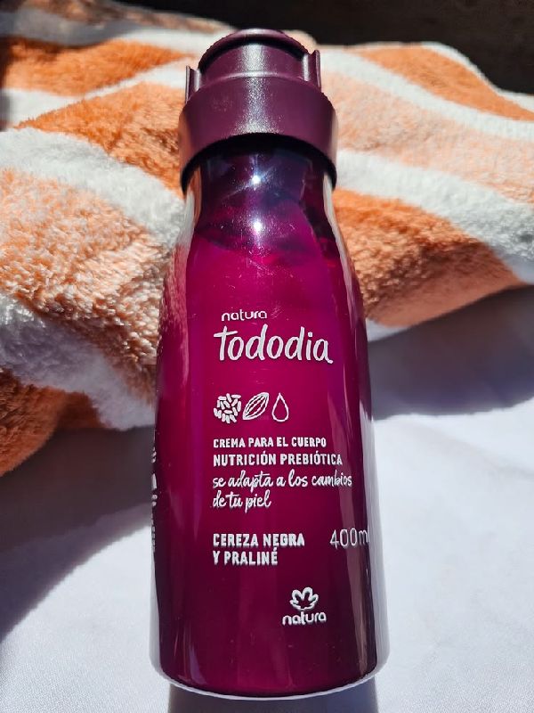 Crema corporal cereza negra y praline