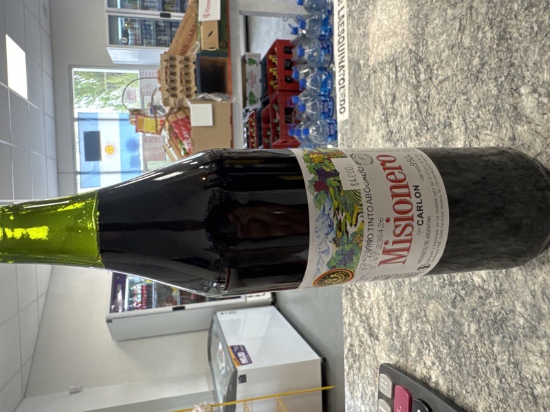 Vino tinto misionero carlon