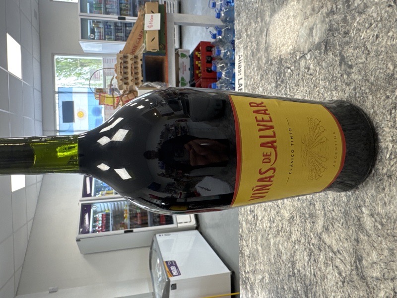 Vino tinto viña de alvear