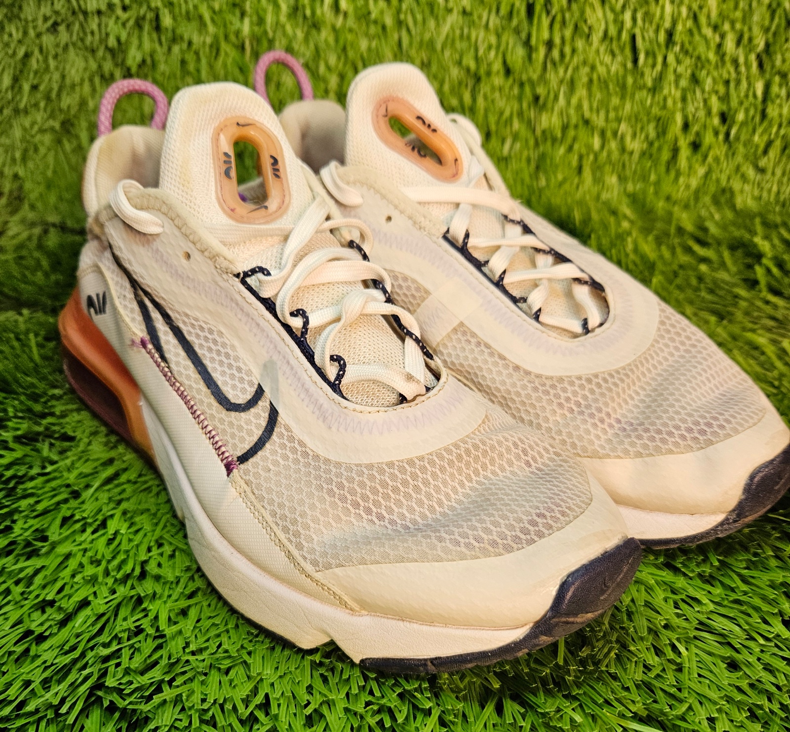 Nike Air Max 2090 beige/naranja