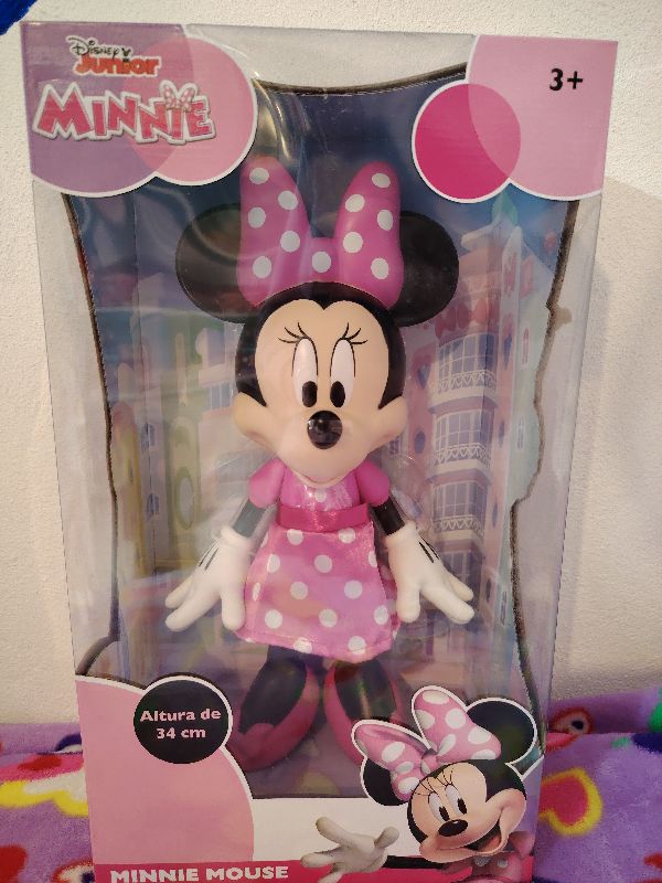 MINNIE MOUSE