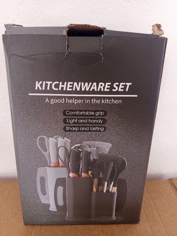 SET DE CUCHARAS Y CUCHILLOS