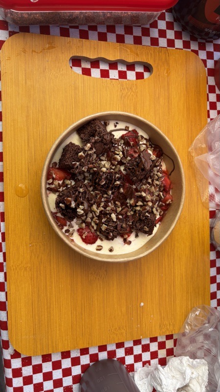 BOWL BROWNIE CON FRESA