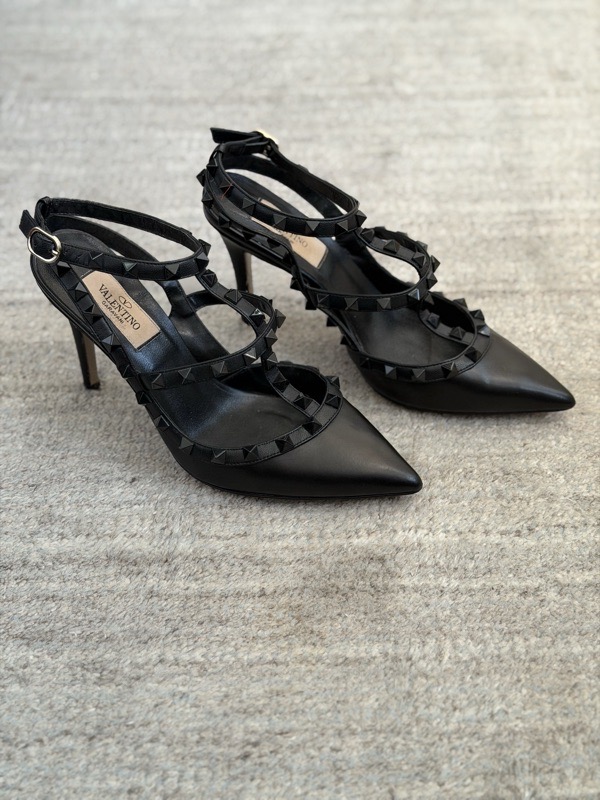 VALENTINO ROCKSTUD