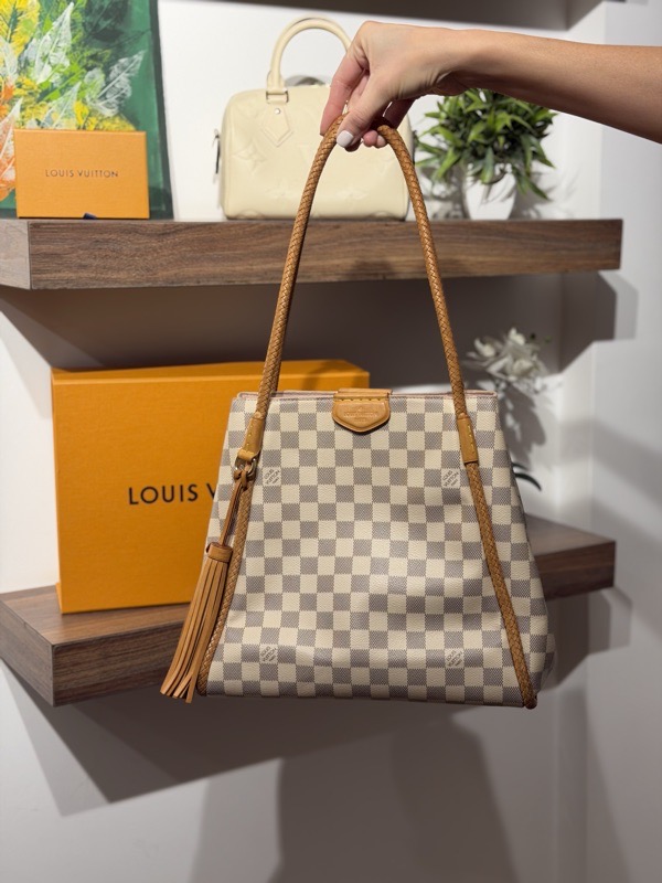 LOUIS VUITTON TOTE BAG