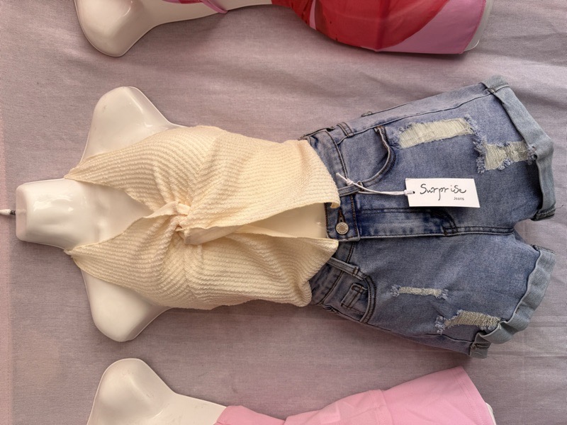 top amarillo nudo